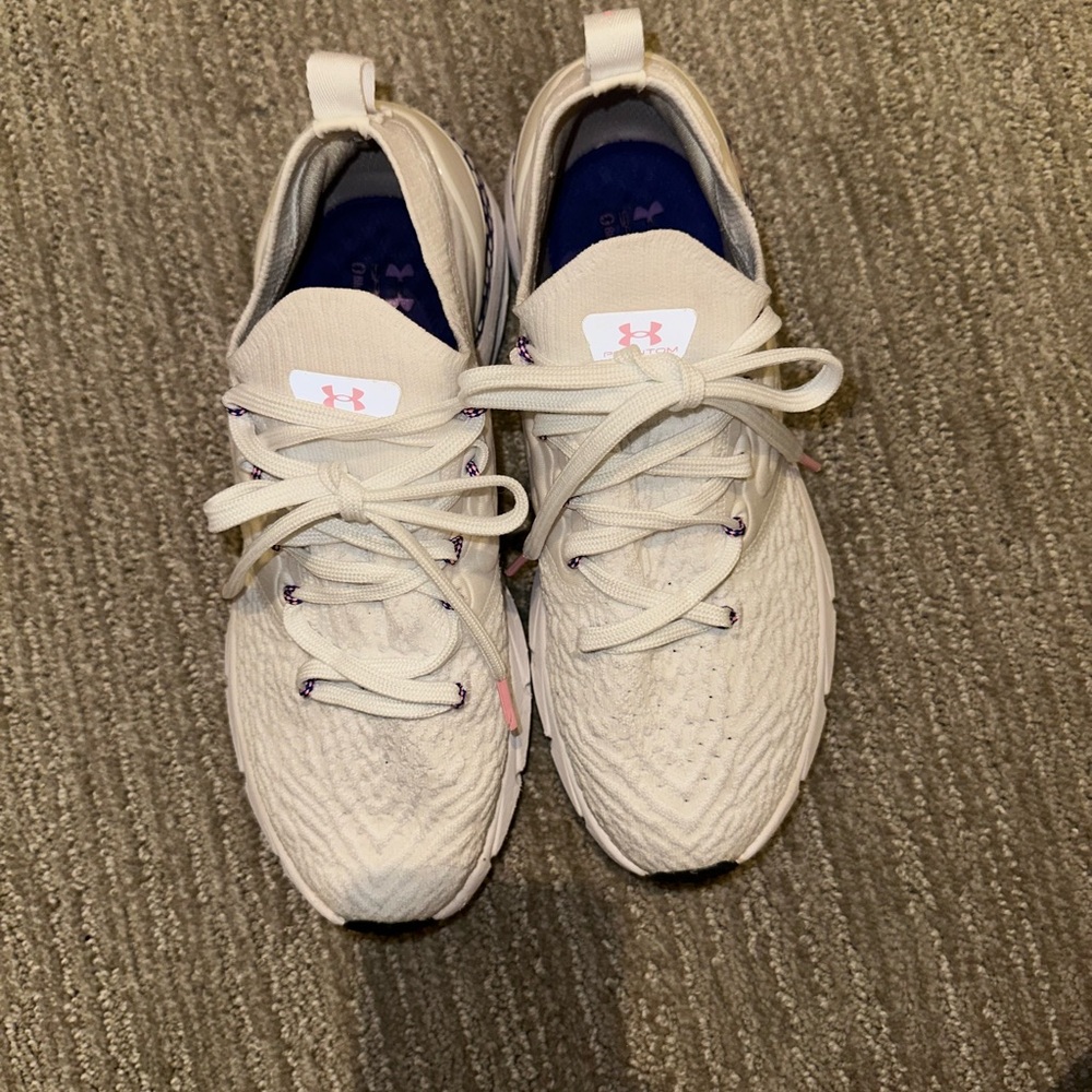 Under Armor HOVR Bluetooth size 9 shoes